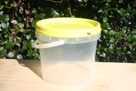 3kg Plastic Food Bucket with Lid